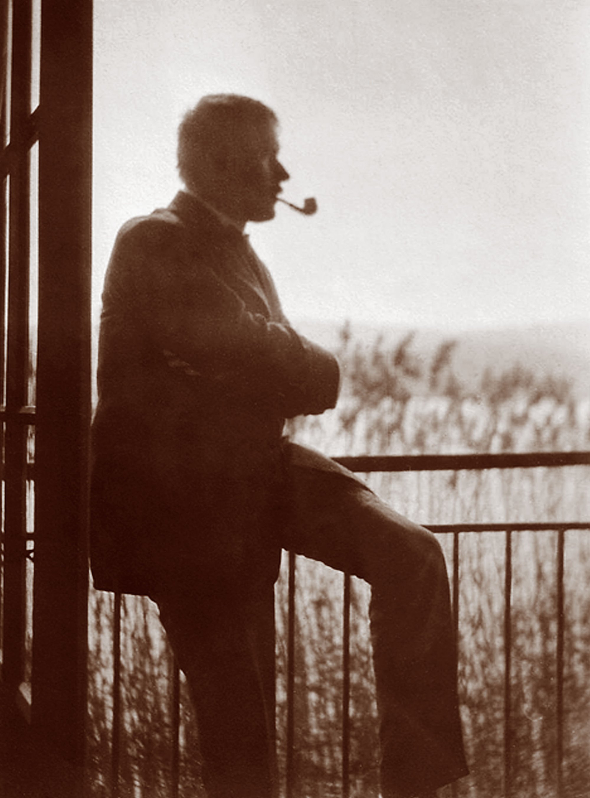 C.G. Jung im Gartenhaus, um 1910